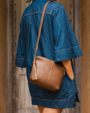 KASEY TEXTURED CROSSBODY BAG WITH LOGO STRAP COCOA