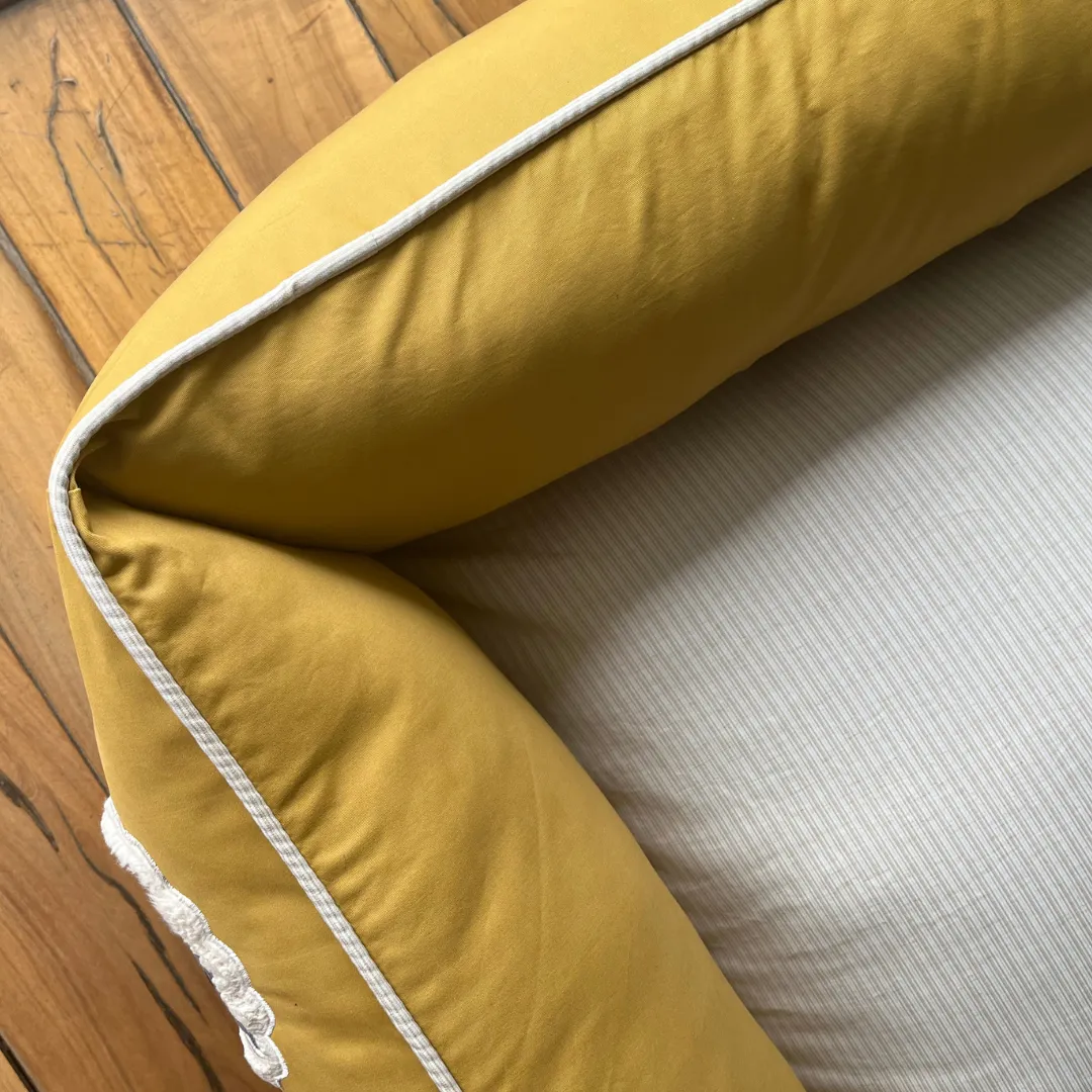 PoochMate OAK 3.0 :  Lion Applique Mustard & Ivory Bolster Dog Bed : Large